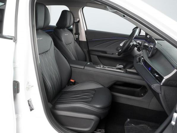 Chery Arrizo 8 с пробегом 2025 года, цена 2 759 000 рублей, 30 км, седан, Автокод Объявления