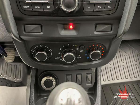 Renault Duster I Рестайлинг с пробегом 2016 года, цена 940 000 рублей, 198000 км, внедорожник, Автокод Объявления