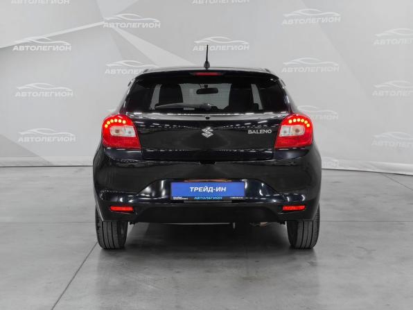 Suzuki Baleno II с пробегом 2015 года, цена 960 000 рублей, 63500 км, хэтчбек, Автокод Объявления