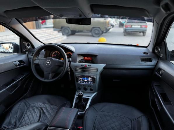 Opel Astra H Рестайлинг с пробегом 2009 года, цена 429 000 рублей, 208962 км, седан, Автокод Объявления