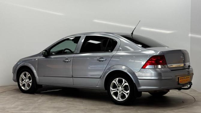 Opel Astra H Рестайлинг с пробегом 2009 года, цена 505 000 рублей, 188529 км, седан, Автокод Объявления