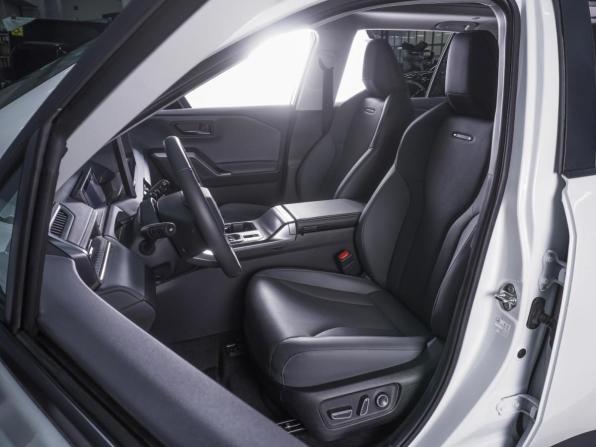 Toyota RAV4 VI (XA60) с пробегом 2026 года, цена 4 250 000 рублей, 41 км, внедорожник, Автокод Объявления
