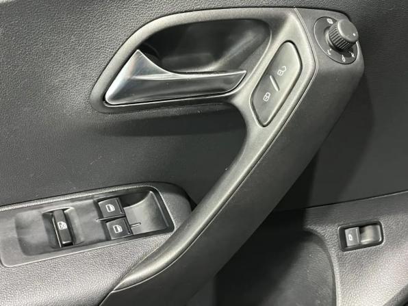 Volkswagen Polo V Рестайлинг с пробегом 2016 года, цена 985 000 рублей, 119105 км, седан, Автокод Объявления