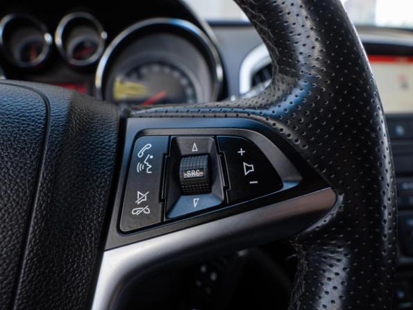 Opel Astra J Рестайлинг с пробегом 2014 года, цена 799 000 рублей, 231643 км, хэтчбек, Автокод Объявления