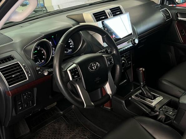 Toyota Land Cruiser Prado 150 Series Рестайлинг 2 с пробегом 2017 года, цена 3 990 000 рублей, 211610 км, внедорожник, Автокод Объявления