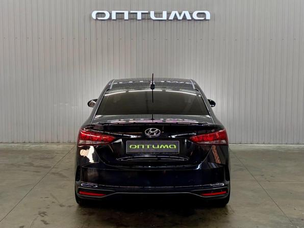 Hyundai Solaris II Рестайлинг с пробегом 2021 года, цена 1 597 000 рублей, 102457 км, седан, Автокод Объявления