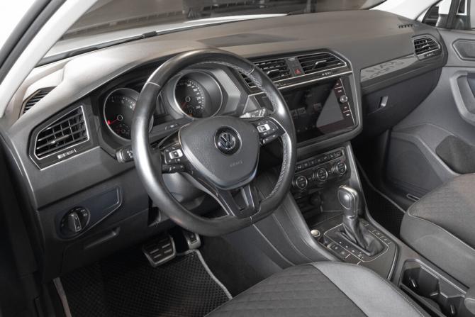 Volkswagen Tiguan II с пробегом 2018 года, цена 2 125 658 рублей, 157844 км, внедорожник, Автокод Объявления