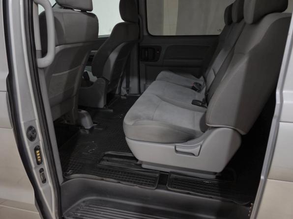 Hyundai H-1 II Рестайлинг с пробегом 2016 года, цена 2 650 000 рублей, 79200 км, минивэн, Автокод Объявления