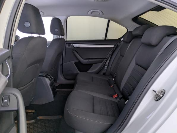 Skoda Octavia III (A7) Рестайлинг с пробегом 2020 года, цена 1 695 000 рублей, 130091 км, лифтбек, Автокод Объявления