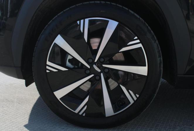 Geely Atlas II с пробегом 2024 года, цена 3 050 000 рублей, 45298 км, внедорожник, Автокод Объявления