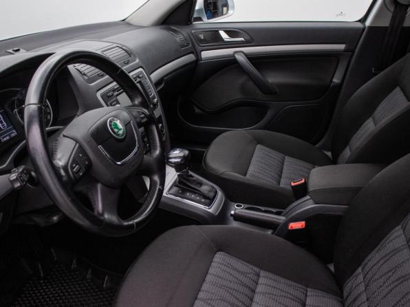 Skoda Octavia II (A5) Рестайлинг с пробегом 2012 года, цена 995 000 рублей, 174191 км, лифтбек, Автокод Объявления