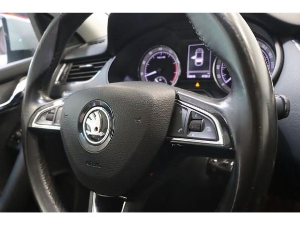 Skoda Octavia III (A7) Рестайлинг с пробегом 2017 года, цена 1 349 000 рублей, 198112 км, лифтбек, Автокод Объявления