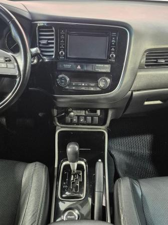 Mitsubishi Outlander III Рестайлинг 2 с пробегом 2017 года, цена 1 998 000 рублей, 116000 км, внедорожник, Автокод Объявления