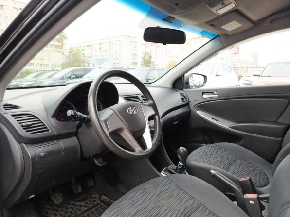 Hyundai Solaris I с пробегом 2014 года, цена 890 000 рублей, 131436 км, седан, Автокод Объявления
