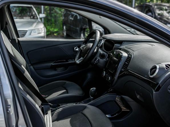 Renault Kaptur I Рестайлинг с пробегом 2021 года, цена 1 570 000 рублей, 56793 км, внедорожник, Автокод Объявления