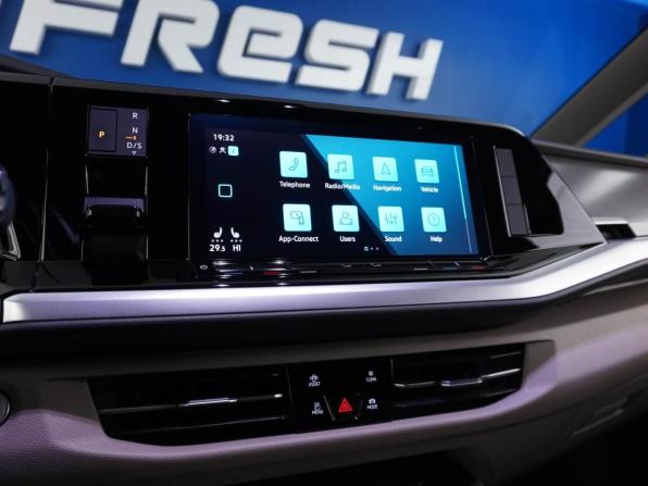 Volkswagen Multivan T7 с пробегом 2022 года, цена 7 498 444 рубля, 9422 км, минивэн, Автокод Объявления