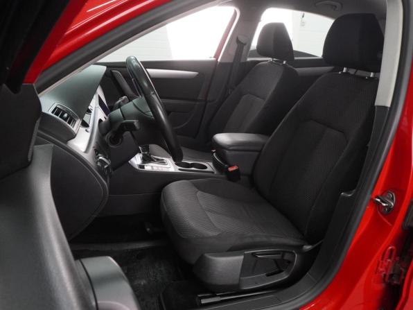 Volkswagen Passat B7 с пробегом 2012 года, цена 999 000 рублей, 215589 км, седан, Автокод Объявления
