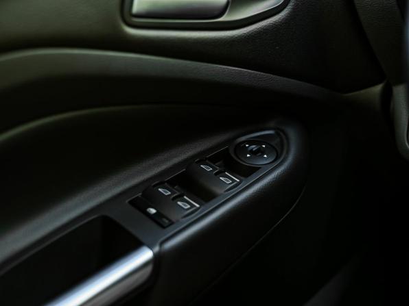 Ford Kuga II Рестайлинг с пробегом 2017 года, цена 1 650 000 рублей, 108212 км, внедорожник, Автокод Объявления