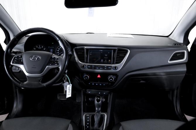 Hyundai Solaris II с пробегом 2017 года, цена 1 050 000 рублей, 251450 км, седан, Автокод Объявления
