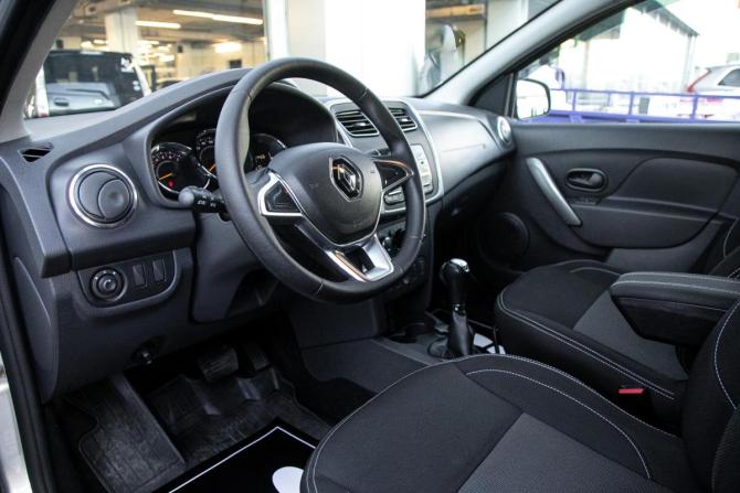 Renault Logan II Рестайлинг с пробегом 2020 года, цена 998 000 рублей, 100000 км, седан, Автокод Объявления