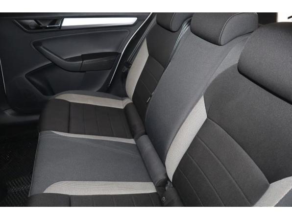 Skoda Rapid I Рестайлинг с пробегом 2017 года, цена 909 000 рублей, 255200 км, лифтбек, Автокод Объявления