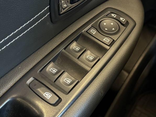 Renault Scenic III Рестайлинг 2 с пробегом 2014 года, цена 1 020 000 рублей, 261800 км, компактвэн, Автокод Объявления