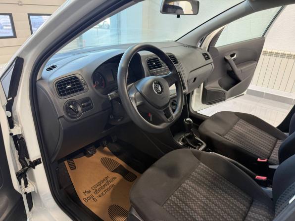 Volkswagen Polo V Рестайлинг с пробегом 2016 года, цена 850 000 рублей, 127117 км, седан, Автокод Объявления
