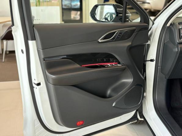 Hongqi HS3 с пробегом 2024 года, цена 2 949 000 рублей, 30399 км, внедорожник, Автокод Объявления