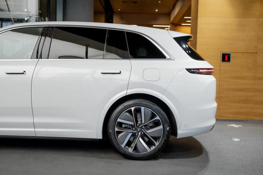 Li Auto (Lixiang) L7 I Рестайлинг Москва  - изображение 17