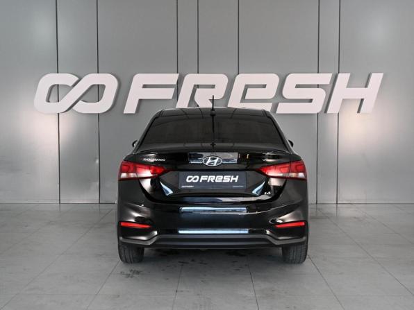 Hyundai Solaris II с пробегом 2018 года, цена 1 459 000 рублей, 141070 км, седан, Автокод Объявления