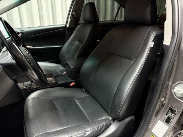 Toyota Camry VII (XV50) Рестайлинг с пробегом 2015 года, цена 2 329 000 рублей, 111559 км, седан, Автокод Объявления