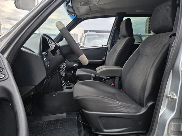 Chevrolet Niva I Рестайлинг с пробегом 2016 года, цена 630 000 рублей, 100918 км, внедорожник, Автокод Объявления
