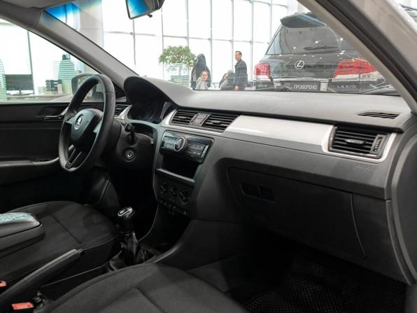 Skoda Rapid I с пробегом 2016 года, цена 599 000 рублей, 363233 км, лифтбек, Автокод Объявления