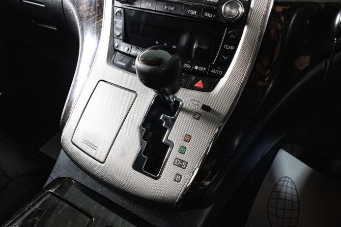 Toyota Vellfire I с пробегом 2012 года, цена 2 689 000 рублей, 263113 км, минивэн, Автокод Объявления