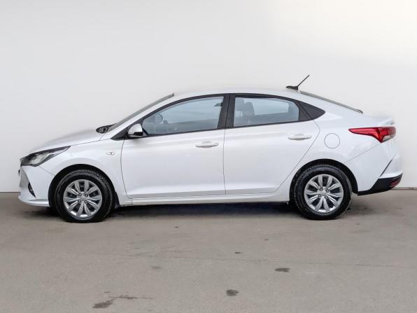 Hyundai Solaris II Рестайлинг с пробегом 2022 года, цена 1 550 000 рублей, 52313 км, седан, Автокод Объявления
