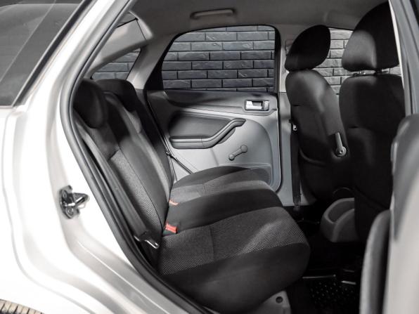 Ford Focus II Рестайлинг с пробегом 2010 года, цена 570 000 рублей, 276825 км, седан, Автокод Объявления