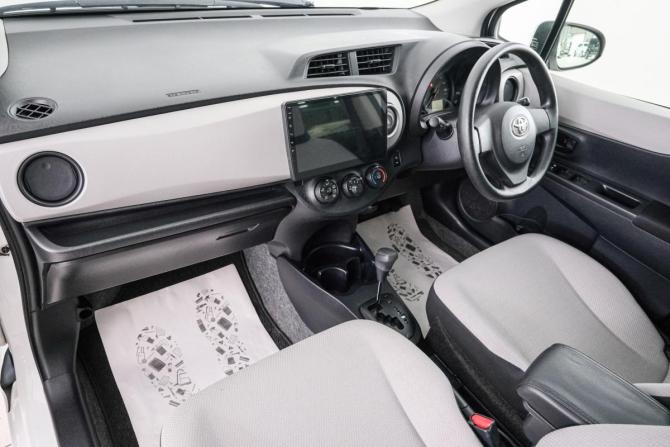 Toyota Vitz III (XP130) с пробегом 2011 года, цена 889 000 рублей, 26000 км, хэтчбек, Автокод Объявления