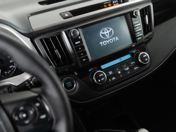 Toyota RAV4 IV (XA40) Рестайлинг с пробегом 2019 года, цена 2 550 000 рублей, 134623 км, внедорожник, Автокод Объявления