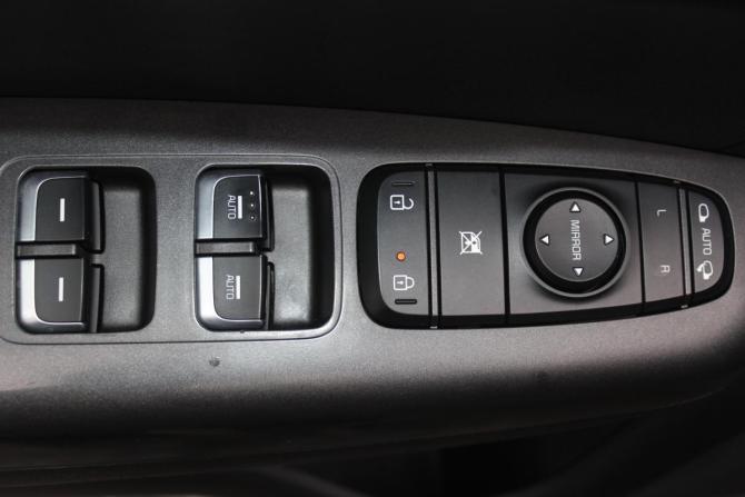 Kia Sportage IV с пробегом 2018 года, цена 2 097 000 рублей, 105689 км, внедорожник, Автокод Объявления