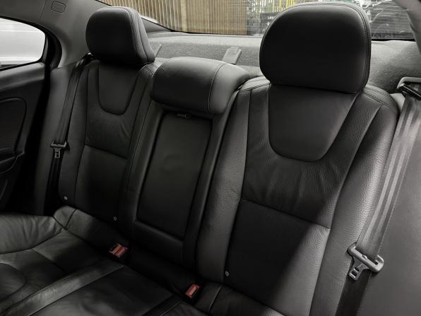 Volvo S60 II Рестайлинг с пробегом 2014 года, цена 1 345 000 рублей, 267206 км, седан, Автокод Объявления