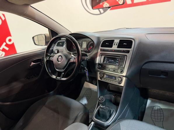 Volkswagen Polo V Рестайлинг с пробегом 2015 года, цена 959 000 рублей, 132440 км, седан, Автокод Объявления