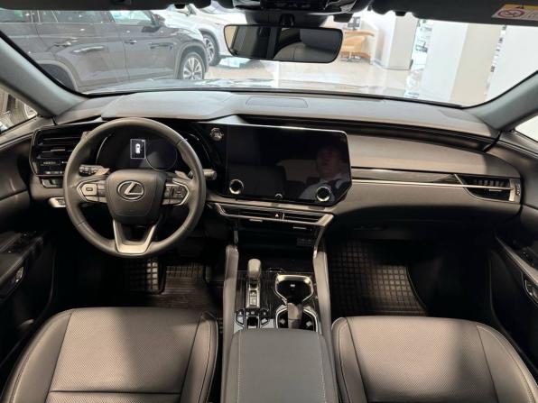 Lexus RX V с пробегом 2023 года, цена 8 200 000 рублей, 55229 км, внедорожник, Автокод Объявления
