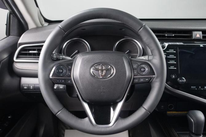Toyota Camry VIII (XV70) с пробегом 2019 года, цена 2 799 000 рублей, 169098 км, седан, Автокод Объявления