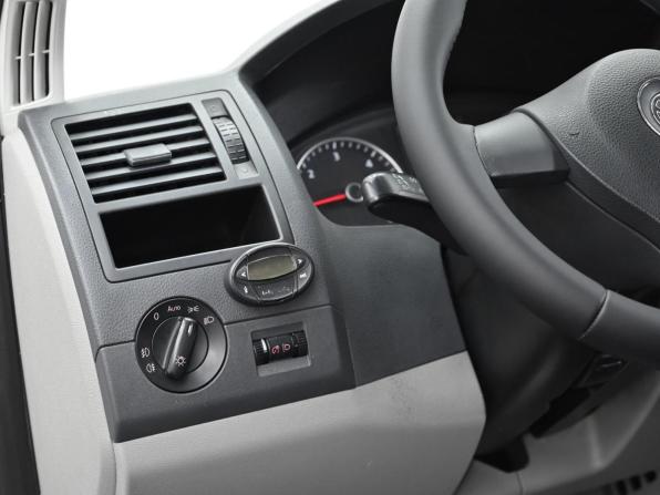 Volkswagen Multivan T5 Рестайлинг с пробегом 2013 года, цена 1 799 000 рублей, 298000 км, минивэн, Автокод Объявления