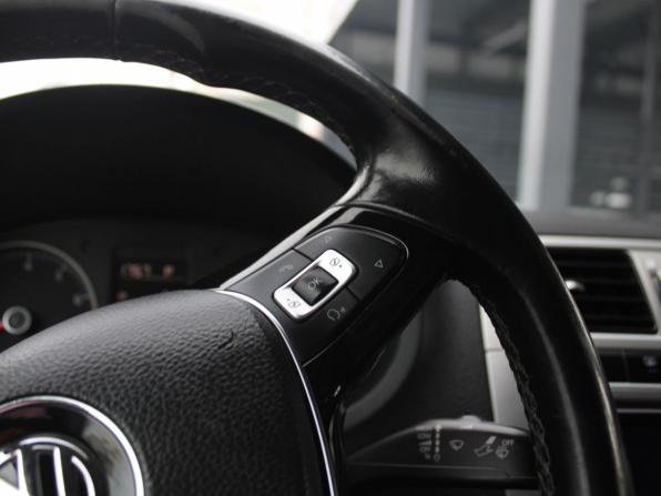 Volkswagen Polo V Рестайлинг с пробегом 2018 года, цена 1 299 000 рублей, 90970 км, седан, Автокод Объявления