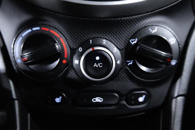 Hyundai Solaris I с пробегом 2012 года, цена 665 000 рублей, 242543 км, седан, Автокод Объявления