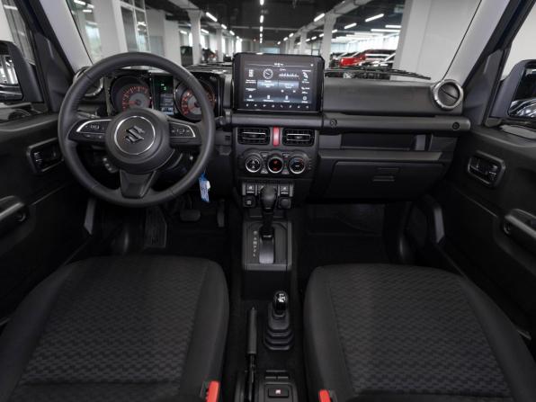 Suzuki Jimny IV с пробегом 2025 года, цена 4 500 000 рублей, 74 км, внедорожник, Автокод Объявления