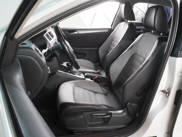 Volkswagen Jetta VI с пробегом 2012 года, цена 1 099 000 рублей, 140912 км, седан, Автокод Объявления