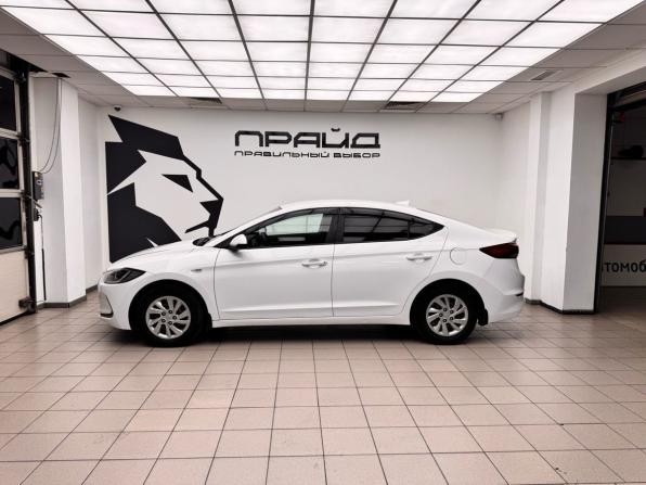 Hyundai Elantra VI (AD) с пробегом 2018 года, цена 1 599 000 рублей, 150000 км, седан, Автокод Объявления
