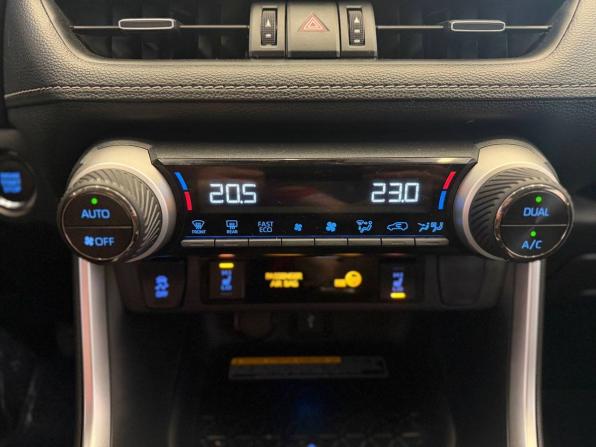 Toyota RAV4 V (XA50) с пробегом 2021 года, цена 3 560 500 рублей, 56067 км, внедорожник, Автокод Объявления